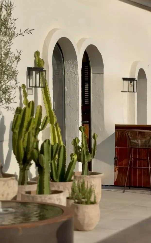 Mediterranean terrace with arches at salú Calahonda